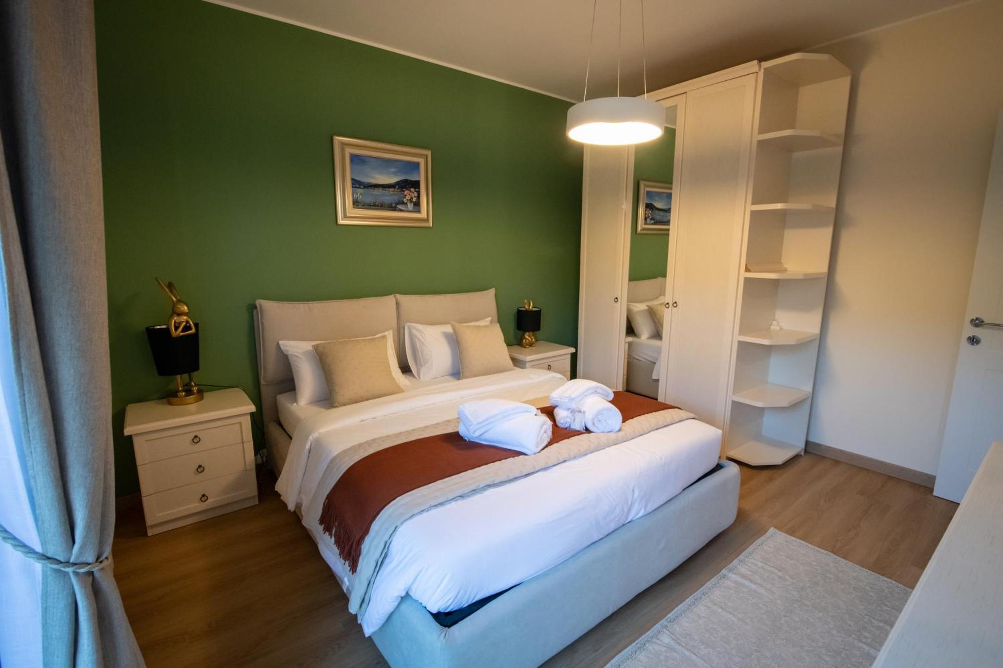 Residenza Lago Sereno Porto Ceresio Bagian luar foto