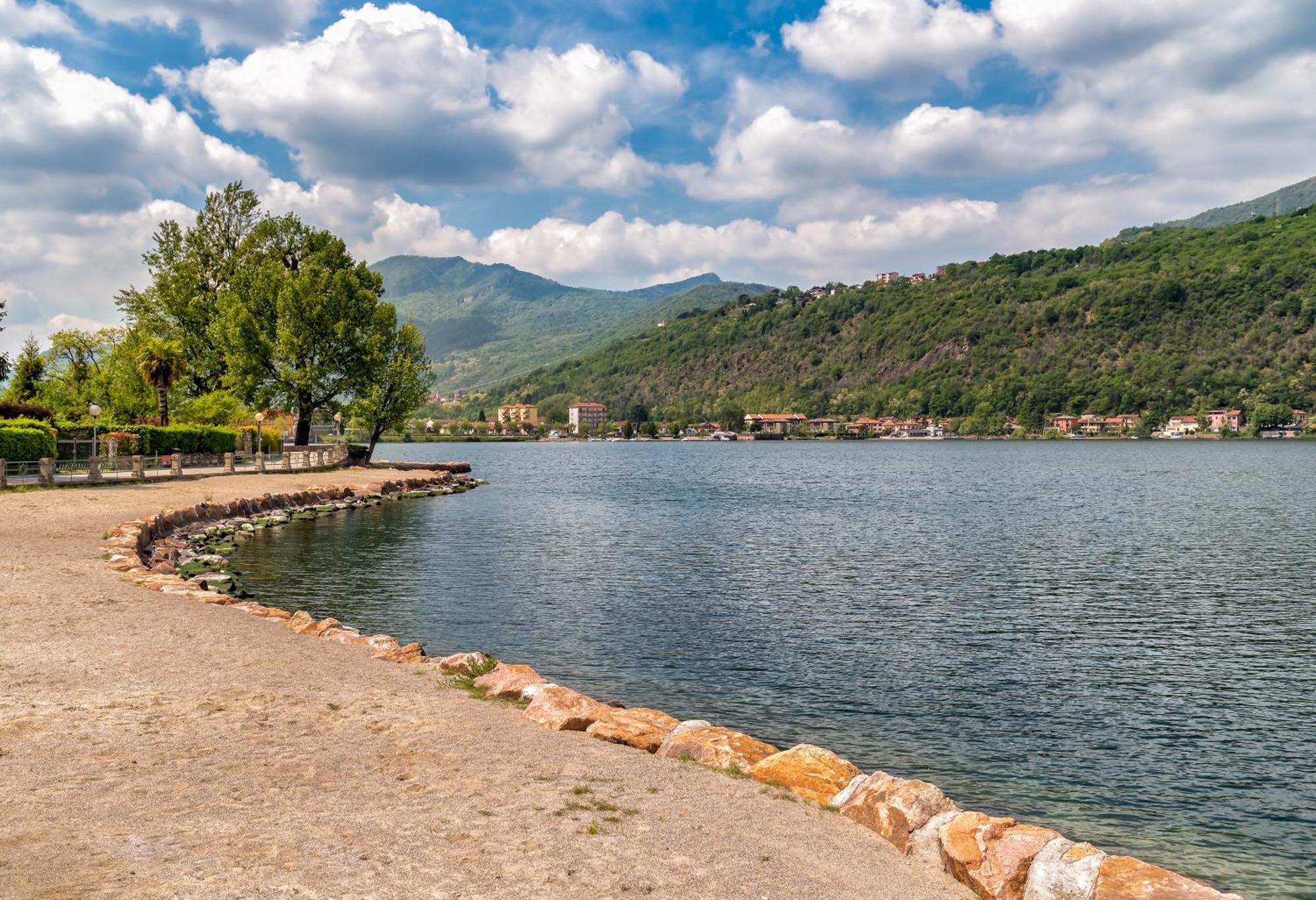 Residenza Lago Sereno Porto Ceresio Bagian luar foto